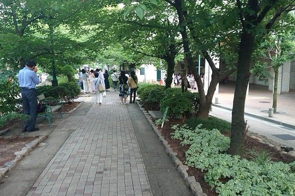 宝塚大劇場で出待ち 入待ちしてみた 場所や時間などルール確認 たからっこ 宝塚市の神社やカフェなど観光スポットを伝えるブログ